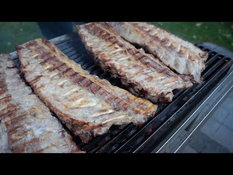 Видео: BBQ RIBS I Авторское приготовление шашлыка из свиных ребрышек от Жоржа