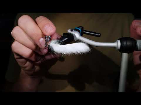 Видео: Молчаливый вязальщик. Нахлыстовая мушка Zonker.