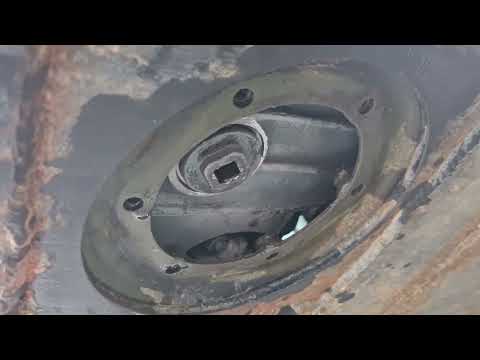 Видео: Сезонная замена масла в главной передаче вездехода МТЛБ👍💪💯