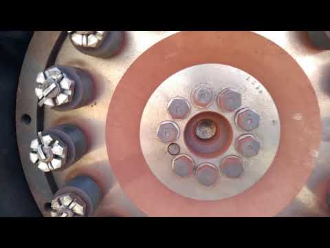 Видео: Ремонт комбайна ПАЛЕССЕ 812 зборка двигуна д-260