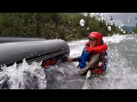 Видео: ЭКСТРЕМАЛЬНОЕ ПРОХОЖДЕНИЕ ПОРОГОВ на лодках ПВХ. Река ПЕЗО. Команда Флагман 24