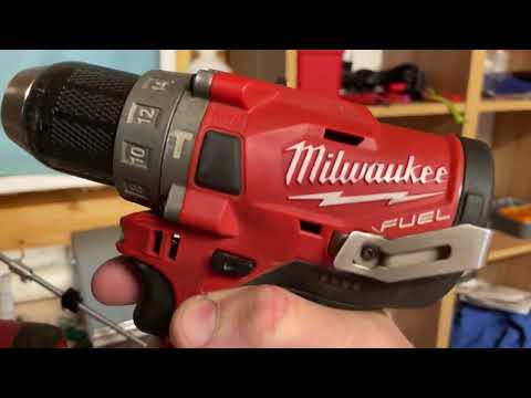 Видео: Сравнение Milwaukee M12 M18 и Dewalt, шуруповерты, импакты, мини отрезные и ленточный напильник