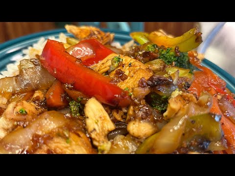 Видео: Жареная курица с овощами