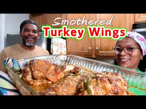 Видео: Крылышки индейки в соусе | Я хотел, чтобы они мягко отделялись от костей | Южная домашняя кухня