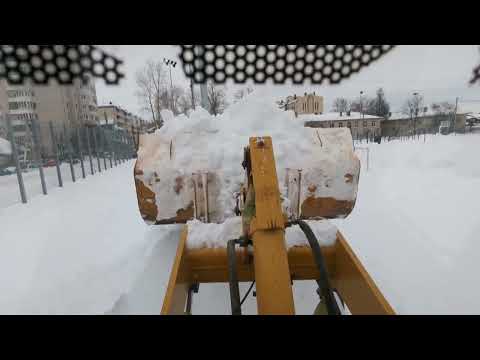 Видео: Еду чистить стадион школьный