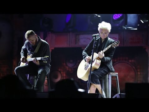 Видео: Диана Арбенина и Ночные Снайперы - Звучи (Москва. Зеленый театр. 02.06.2017)