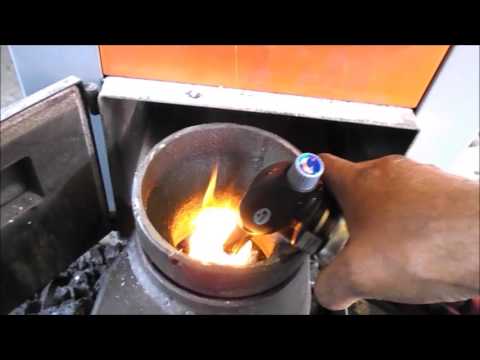 Видео: Горелка на отработке - установка в котёл.