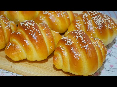 Видео: Пуховые рогалики к чаю 🥐 Долго остаются мягкими | Танюшина кухня
