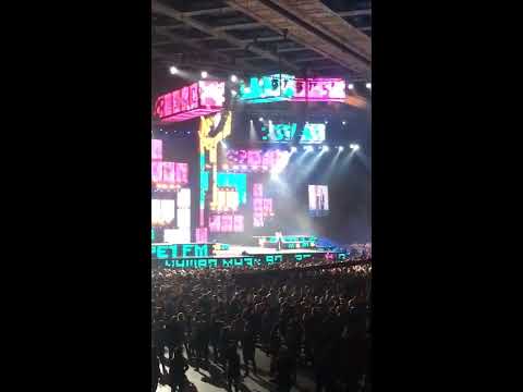 Видео: ТАНЦУЕТ ВЕСЬ ЗАЛ!!!!! Юра Шатунов!!!!Шоу в Олимпийском!!!