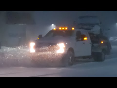 Видео: В Западне! Дальнобой в Зимний Ураган