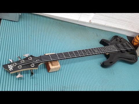 Видео: Бас гитара SGR by Schecter C-5. Настройка и ремонт нового инструмента. Ьолько из магазина! 😲😵😬