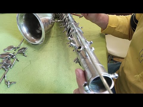 Видео: Ремонт Саксофона.Как Убрать Люфт Клапанов Между Стойками