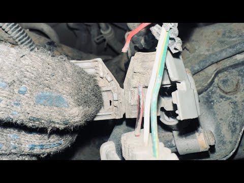 Видео: Неисправности заднего датчика гидроподвескиa AHC на LEXUS LX470