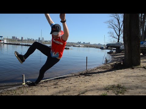 Видео: Развитие баланса и равновесия. Мой первый Слэклайн