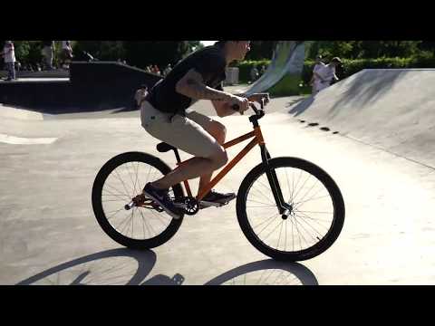 Видео: 26 MTB street 4 pegs, freecoaster - ЮРА НЕГРОВ / Интервью и катка