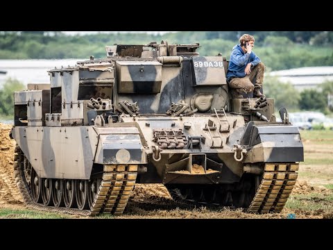 Видео: Неудержимая эвакуационная машина для танков — вытаскивание деревьев и буксировка экскаватора!