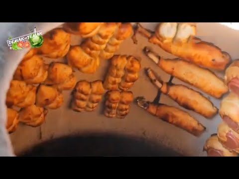 Видео: Наманганнинг машҳур 2 килолик сомсани тайёрлаш сири | Demak-emak