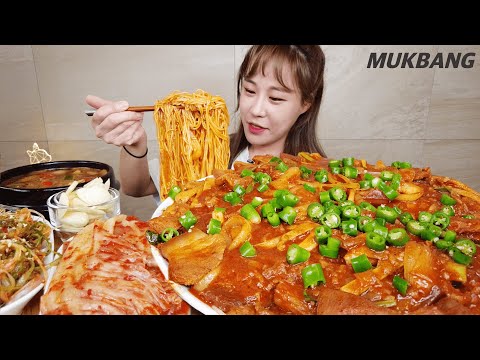 Видео: титр) Stir-fried Spicy pork Hot pepper Kimchi Noodles Fried rice Korean food REAL SOUND ASMR MUKBANG