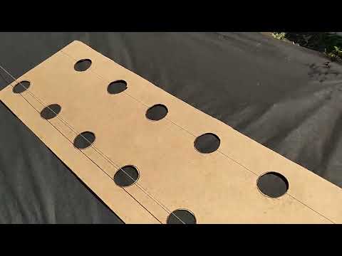 Видео: Самый лучший способ как сделать отверстия в агроволокне