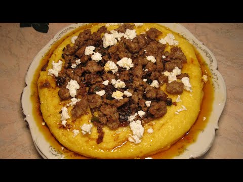 Видео: Качамак с царевично брашно, наденица, праз лук и сирене.Pòlenta