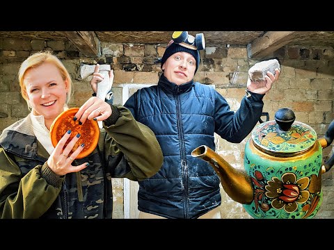 Видео: К МЕЧТЕ БЕЗ ОСТАНОВКИ: сделали пол, отбили штукатурку, чистим двор от кустов и клеим обои.