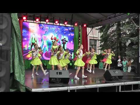 Видео: Образцовый ансамбль эстрадного танца "Каприз"