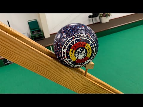 Видео: Игра в боулз ради развлечения 23. Использование рампы для игры в боулз для определения линии.