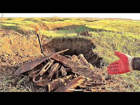 Видео: МЕТАЛЛ ЛАТУНЬ ГРУЖУ МЕШКАМИ ЭТО КУЗНЯ!!!КОП МЕТАЛЛОЛОМА УЖЕ НЕТ СИЛ КОПАТЬ.