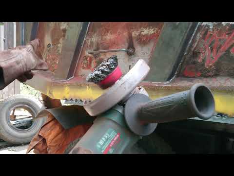 Видео: Как удалить слои краски с кузова Камаз без пескоструя!