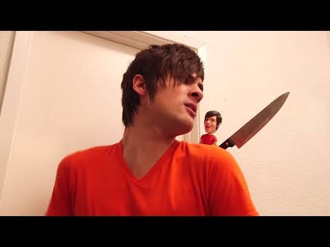 Видео: В МОЮ ИГРУШКУ ВСЕЛИЛОСЬ ЗЛО! | SMOSH |