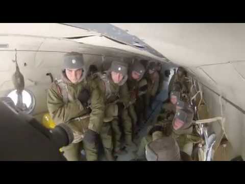 Видео: Первый прыжок с парашютом | The first parachute jump in the Russian army