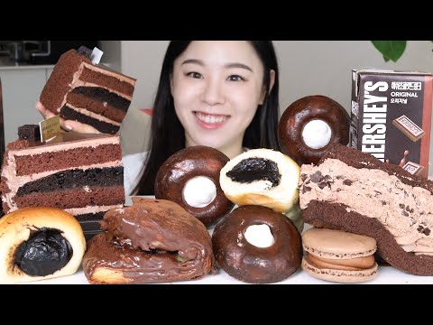 Видео: СУБ) ASMR Шоколадный десерт Мукбанг 🍫 Кремовый хлеб Торт Макарон Выпечка Канеле