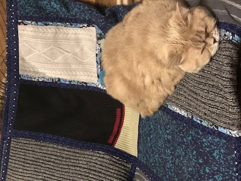 Видео: Плед из вязаных вещей