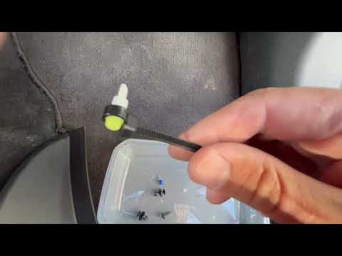 Видео: ПРОСТАЯ ЗАМЕНА ЛАМПОЧКИ В БАРДАЧКЕ АУТЛЕНДЕР 3