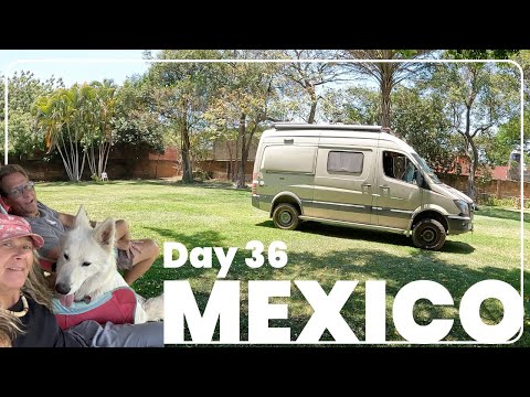 Видео: Городской кемпинг в Мексике? Наш секретный оазис за Little Caesars! (Эпизод 123)