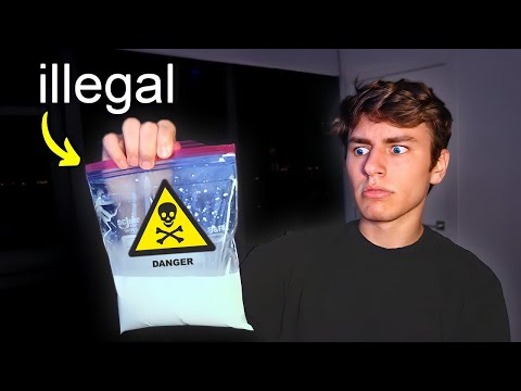 Видео: Покупка нелегальных товаров на торговой площадке Facebook