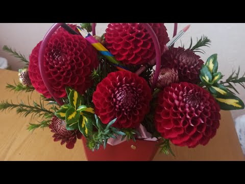 Видео: Букет на 1 сентября за 8 минут. Делаем сами.