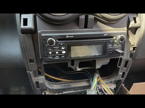 Видео: Установка 2дин магнитолы в Ларгус 1 поколения ч.1