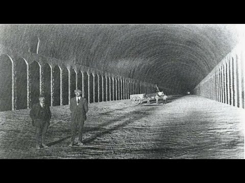 Видео: В 1748 году рабочие Невьянского рудника обнаружили огромный туннель под Уралом