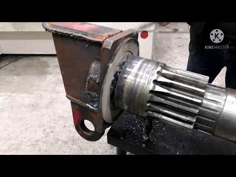 Видео: Ремонт столба гидроманипулятора 2 часть.