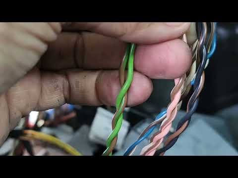 Видео: Установка магнитолы Mercedes Benz E-класса 2003-2008 W211 по проводному монтажу