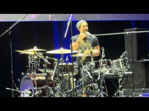 Видео: Антонио Санчес — The UK Drum Show 2025 — «Это пример того, чего я бы не стал делать»