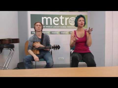 Видео: Солистка группы "Мельница" Хелависа в офисе редакции газеты Metro