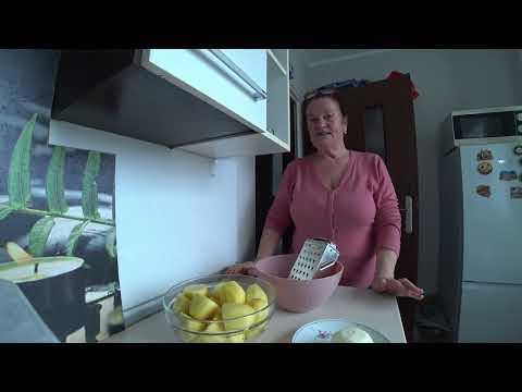 Видео: Картофельные оладьи с курицей и грибами