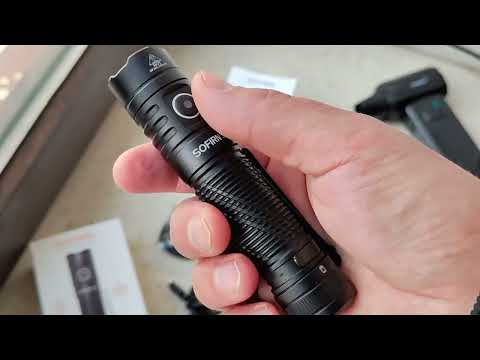 Видео: Обзор фонаря Sofirn SR12 - компактный дальнобой со стабилизацией