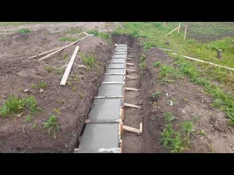 Видео: Залили ленту фундамента под сборно-монолитный фундамент. z273