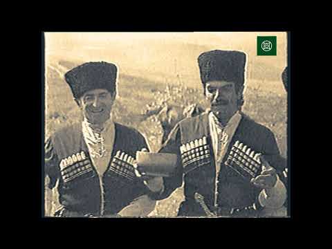 Видео: Фольклорный ансамбль "Эрирей"