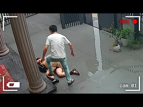 Видео: 105 НЕВЕРОЯТНЫХ МОМЕНТОВ, СНЯТЫХ НА КАМЕРЫ НАБЛЮДЕНИЯ | ЛУЧШЕЕ ЗА 2024