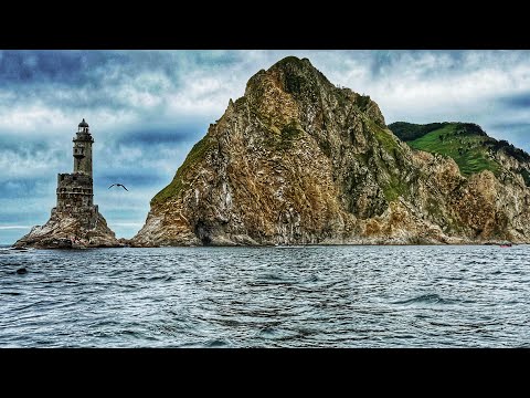 Видео: Иной Сахалин! Рыбалка в Море , лагуна Буссе, маяк Анива.