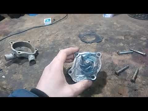 Видео: Установка сальника от бензопилы на помпу двигателя ИЖ Юпитер 6 / Юнкер с водяным охлаждением.